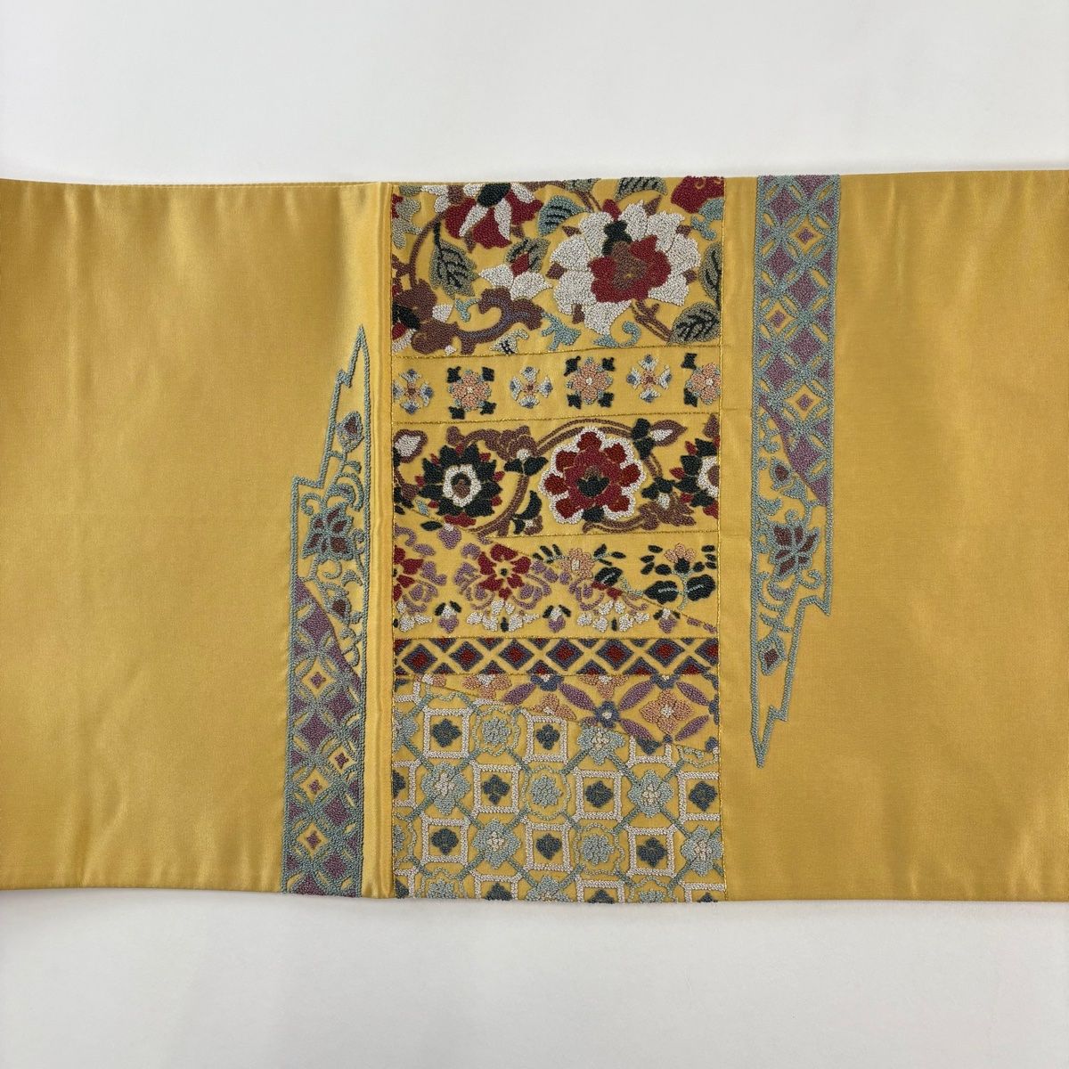 袋帯 名品 草花 蜀江文 相良刺繍 金糸 ベージュ お太鼓柄 正絹 【中古