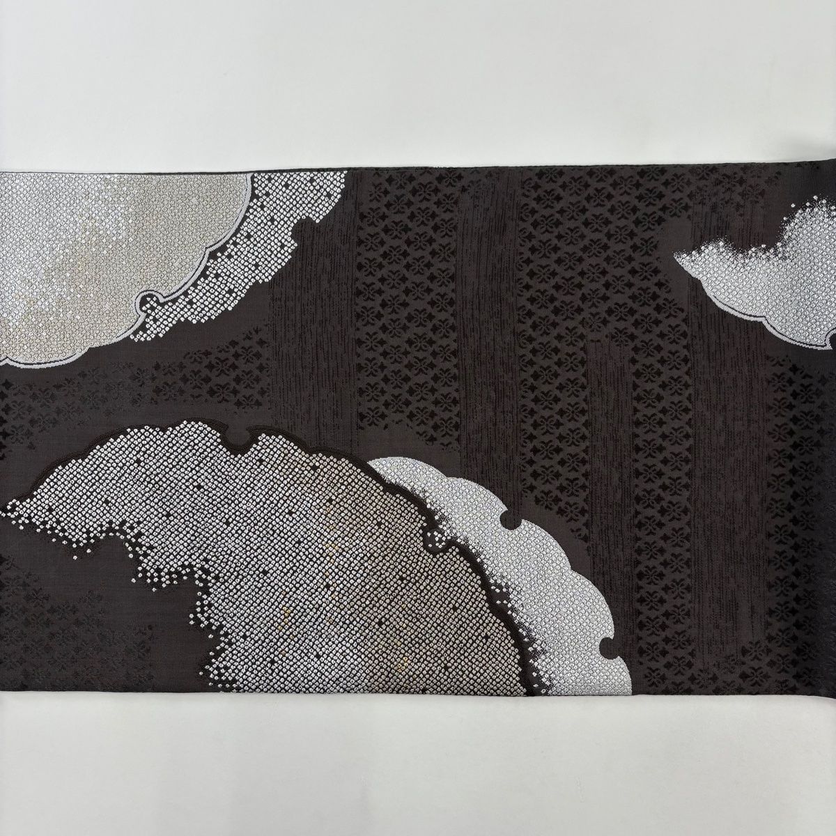 袋帯 名品 雪輪 疋田柄 金糸 灰紫 六通 正絹 【中古】 - メルカリ