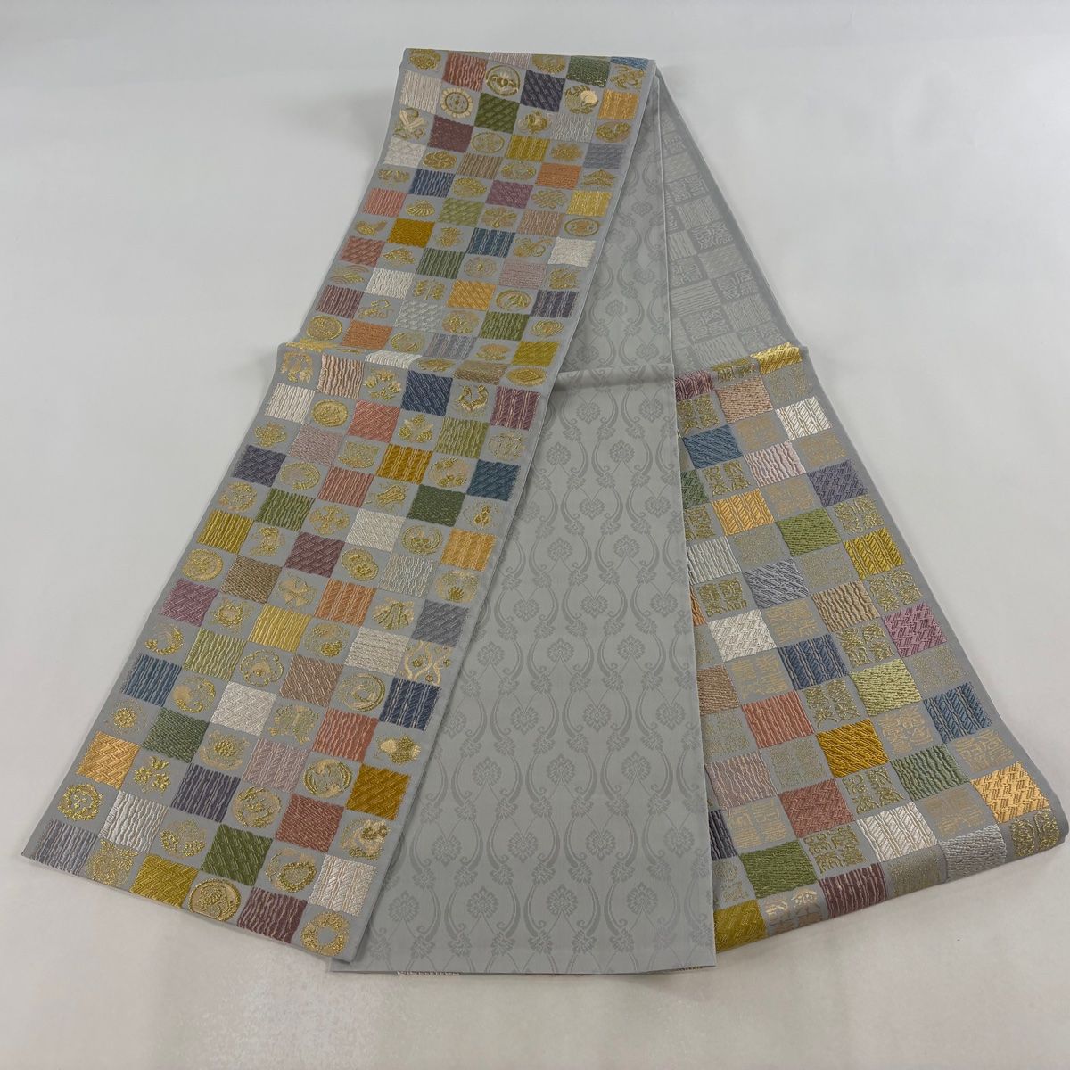 袋帯 名品 市松 うさぎ 金糸 箔 青灰色 六通 正絹 【中古】 - メルカリ