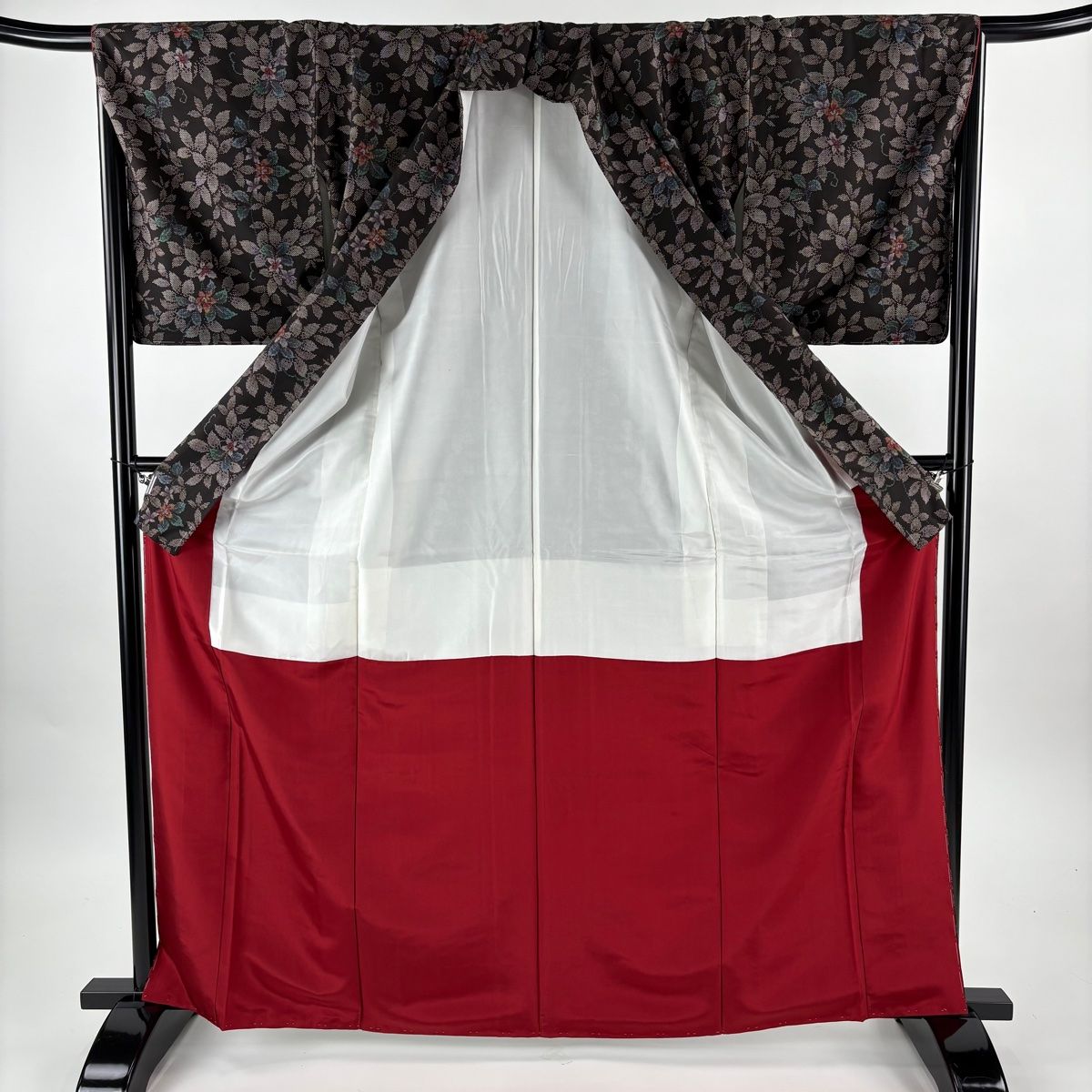  紬 身丈166 cm 裄丈68 L 袷 草花 焦茶色 正絹 紬 着物