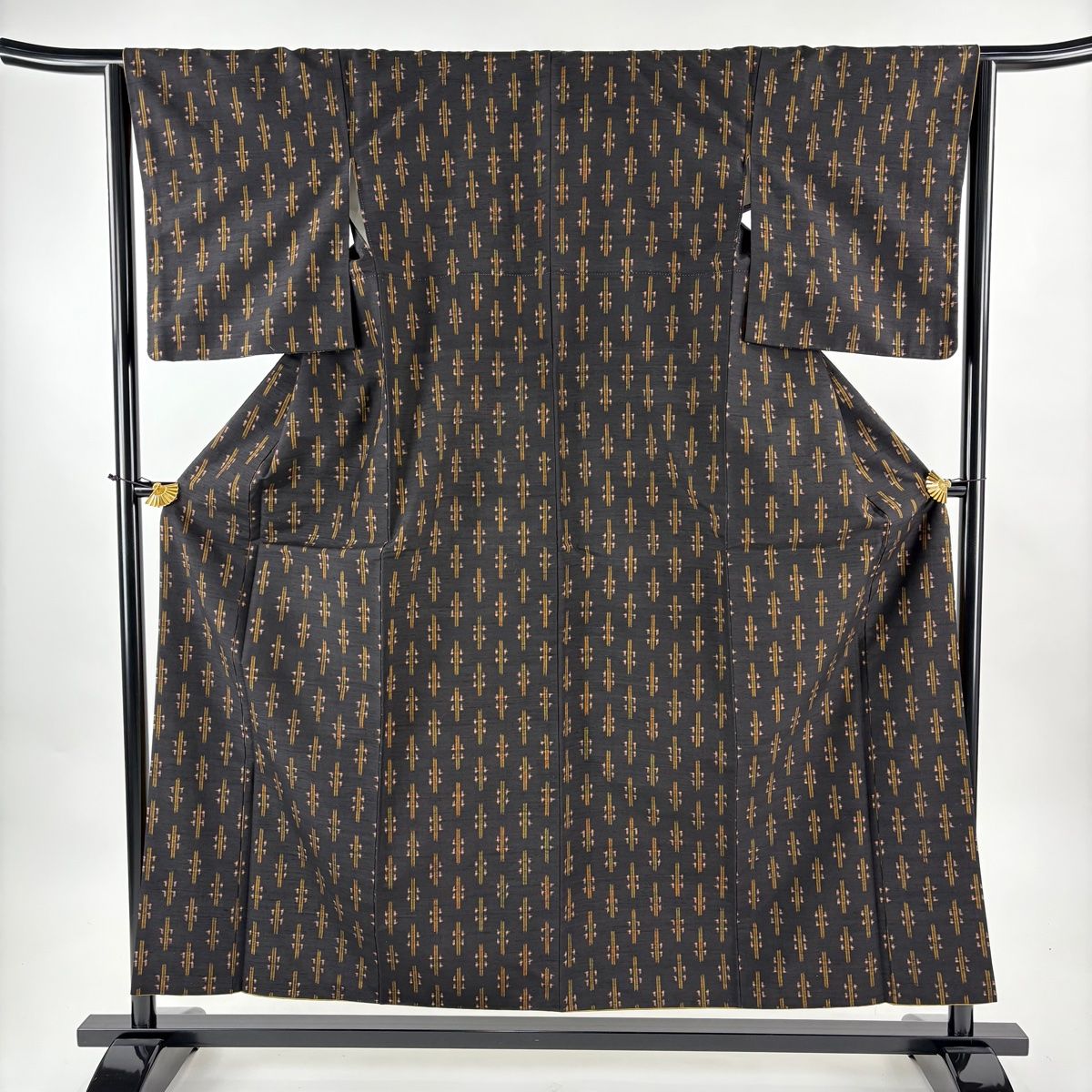 紬 身丈156.5 cm 裄丈65 M 袷 幾何学 墨色 正絹 名品