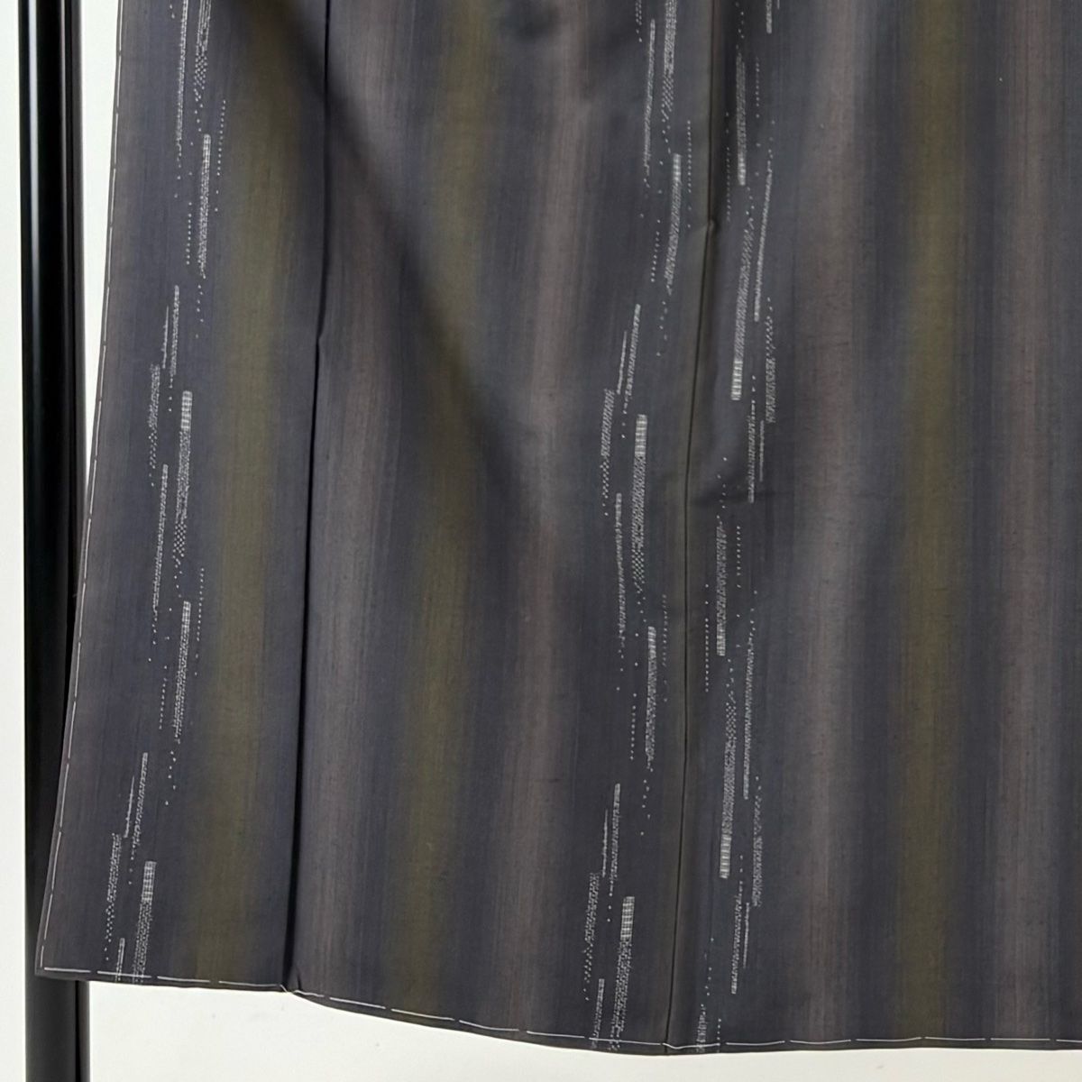 結城紬 身丈152 cm 裄丈63 S 袷 おく玉 証紙 幾何学模様 灰色 正絹