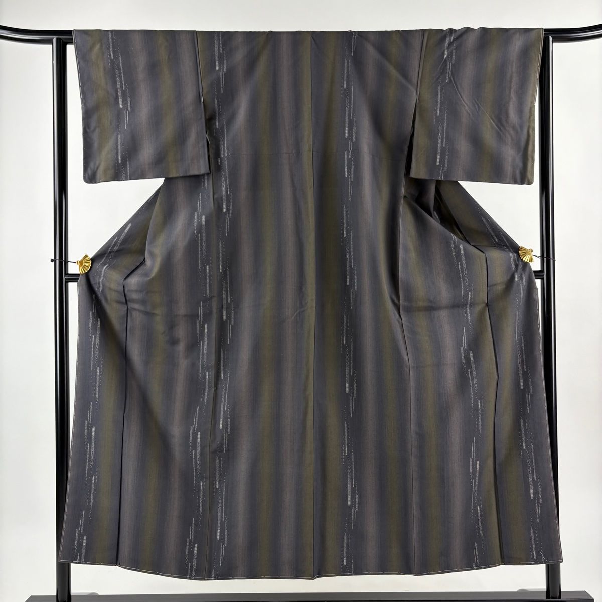 結城紬 身丈152 cm 裄丈63 S 袷 おく玉 証紙 幾何学模様 灰色 正絹