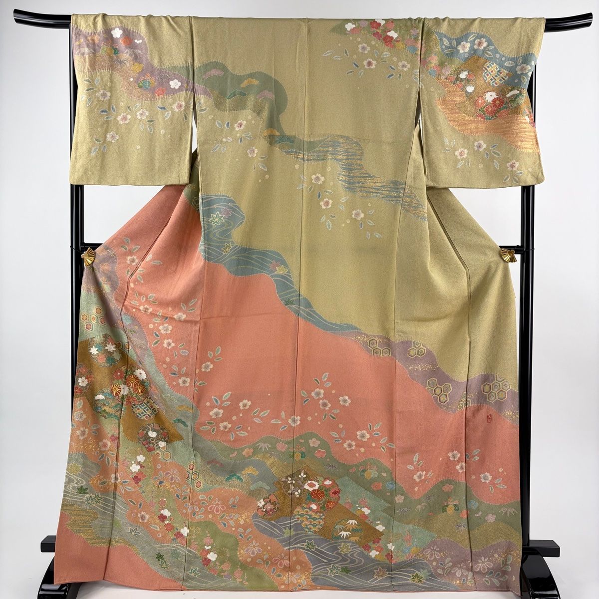 訪問着 身丈171.5 cm 裄丈68.5 L 袷 落款 雪輪 菊 金糸 金彩 サーモンピンク 正絹 名品