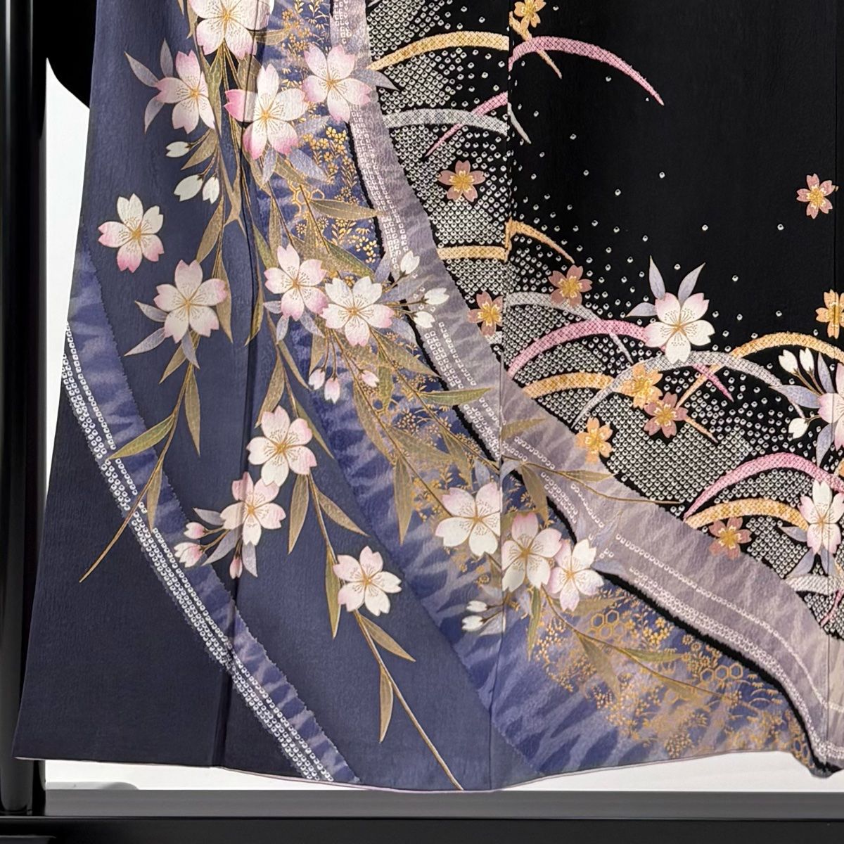 振袖 身丈153.5cm 裄丈65cm M 袷 桜 芝 金彩 黒 正絹 名品 【中古