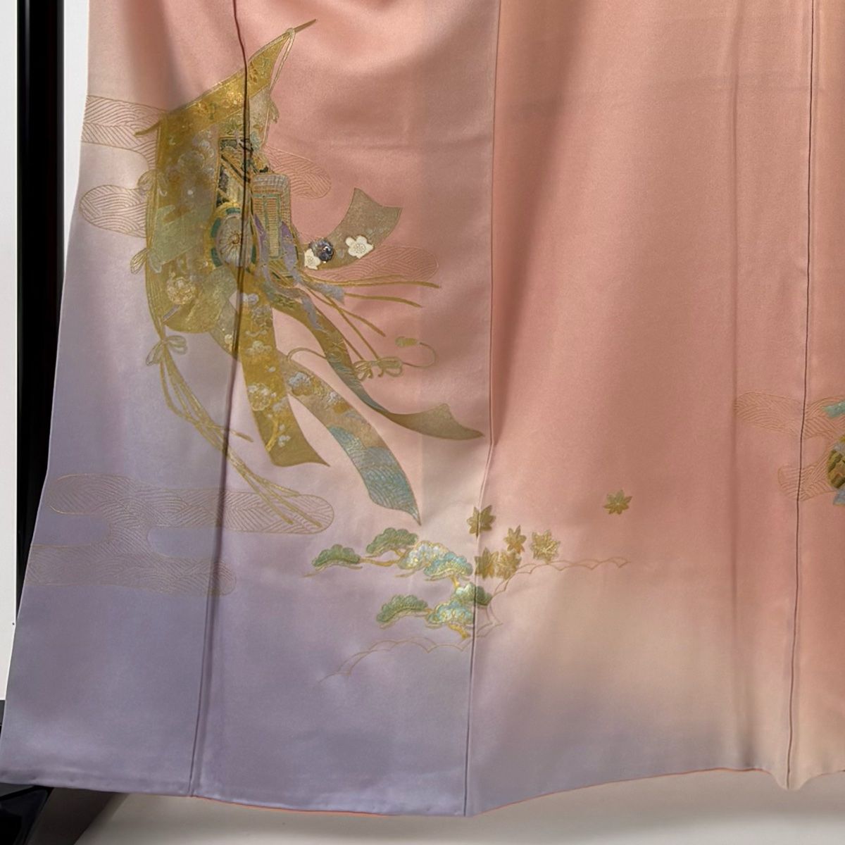 付下げ 身丈162.5 cm 裄丈66.5 M 袷 藤本隆士 落款 几帳 御所車 金銀彩 螺鈿 ピンク 正絹