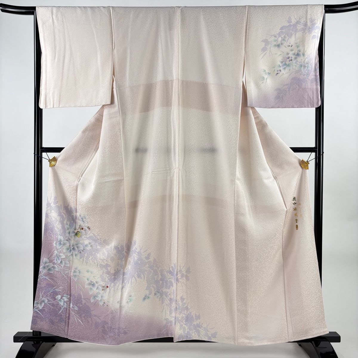 付下げ 身丈159.5 cm 裄丈65.5 M 袷 落款 草花 シルエット 螺鈿 金彩 薄ピンク 正絹 名品