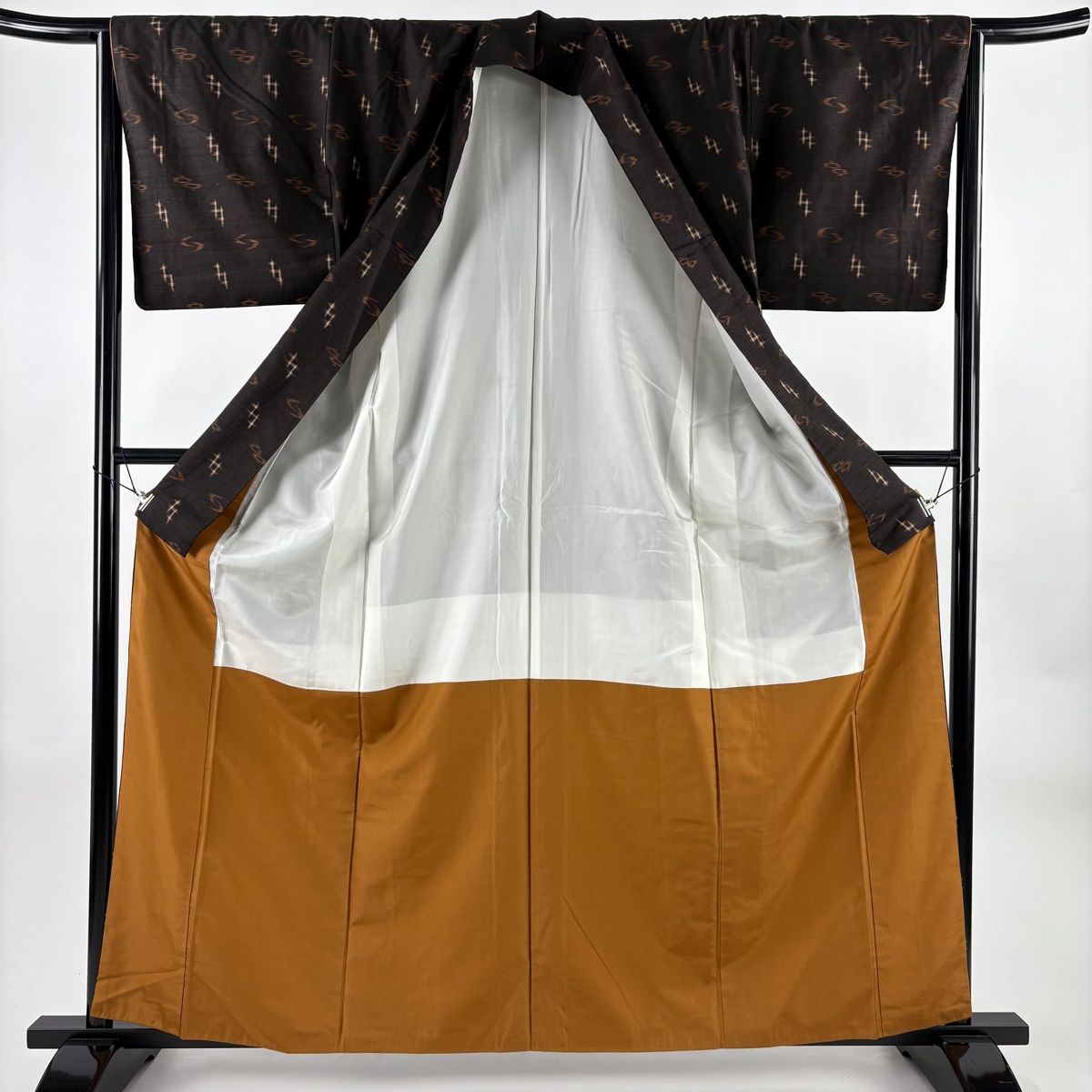  紬 身丈162 cm 裄丈64 5 M 袷 井桁 幾何学 焦茶色 正絹 紬 着物