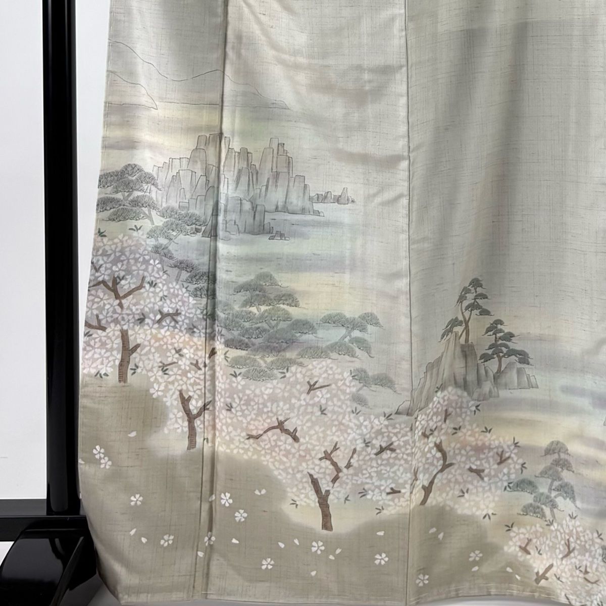 付下げ 身丈168 cm 裄丈66 M 袷 牛首紬地 背抜き 落款 桜 松 ぼかし 灰緑 正絹