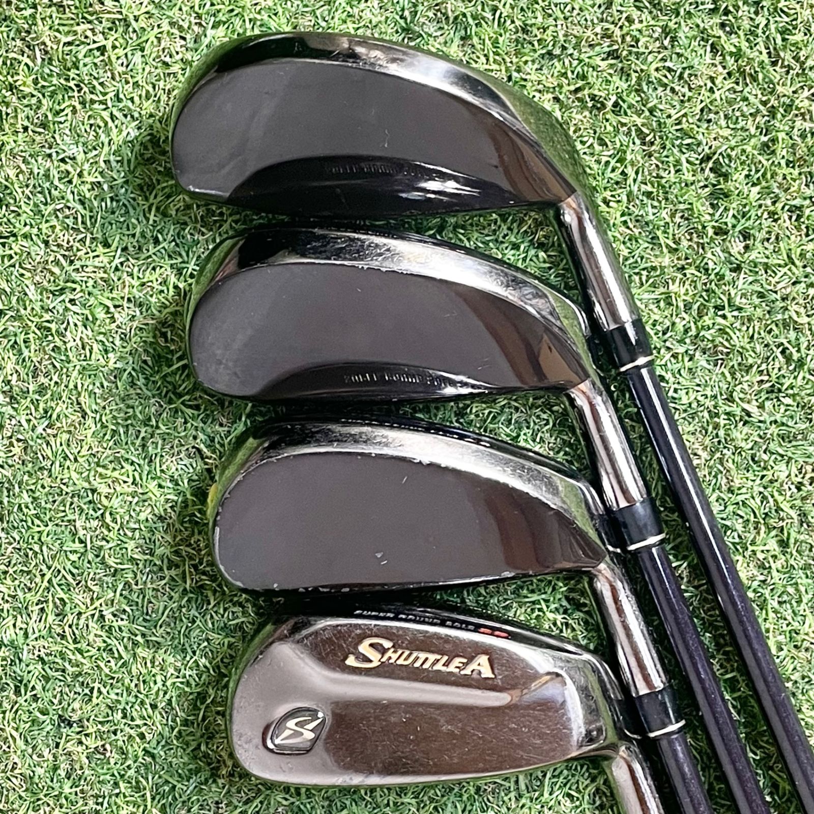 マルマン shuttle Aレディース アイアンセット 8本　グリップ新品同様 maruman SHUTTLE A マルマン シャトル アイアンセット 豪華8本