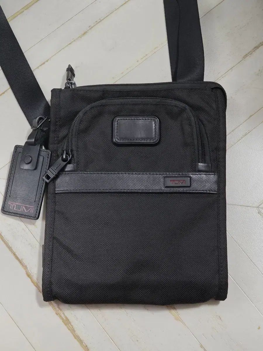 トゥミ アルファ2 ポケット バッグ スモール クロスバック
