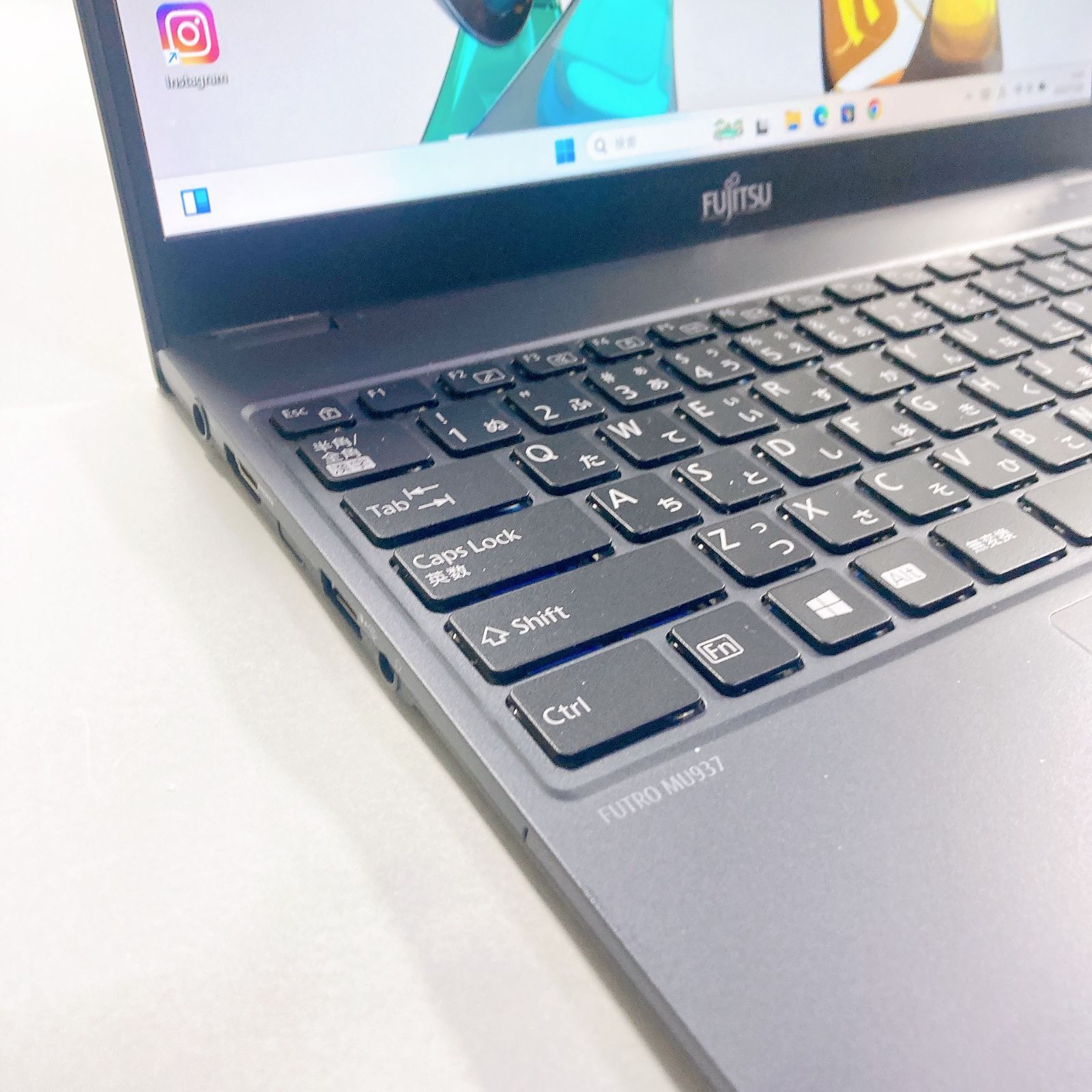 564✨超軽量 /爆速 SSD新品 /Office付/事務作業に快適✨すぐ使える