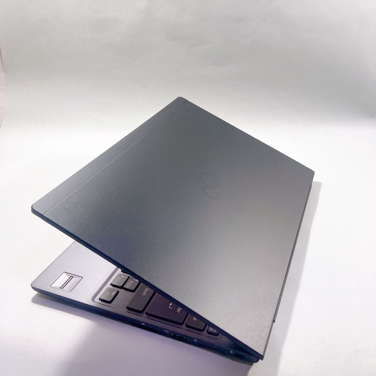 567✨美品/超軽量 /Wi-Fi/爆速 SSD新品 /Office付/事務作業に快適