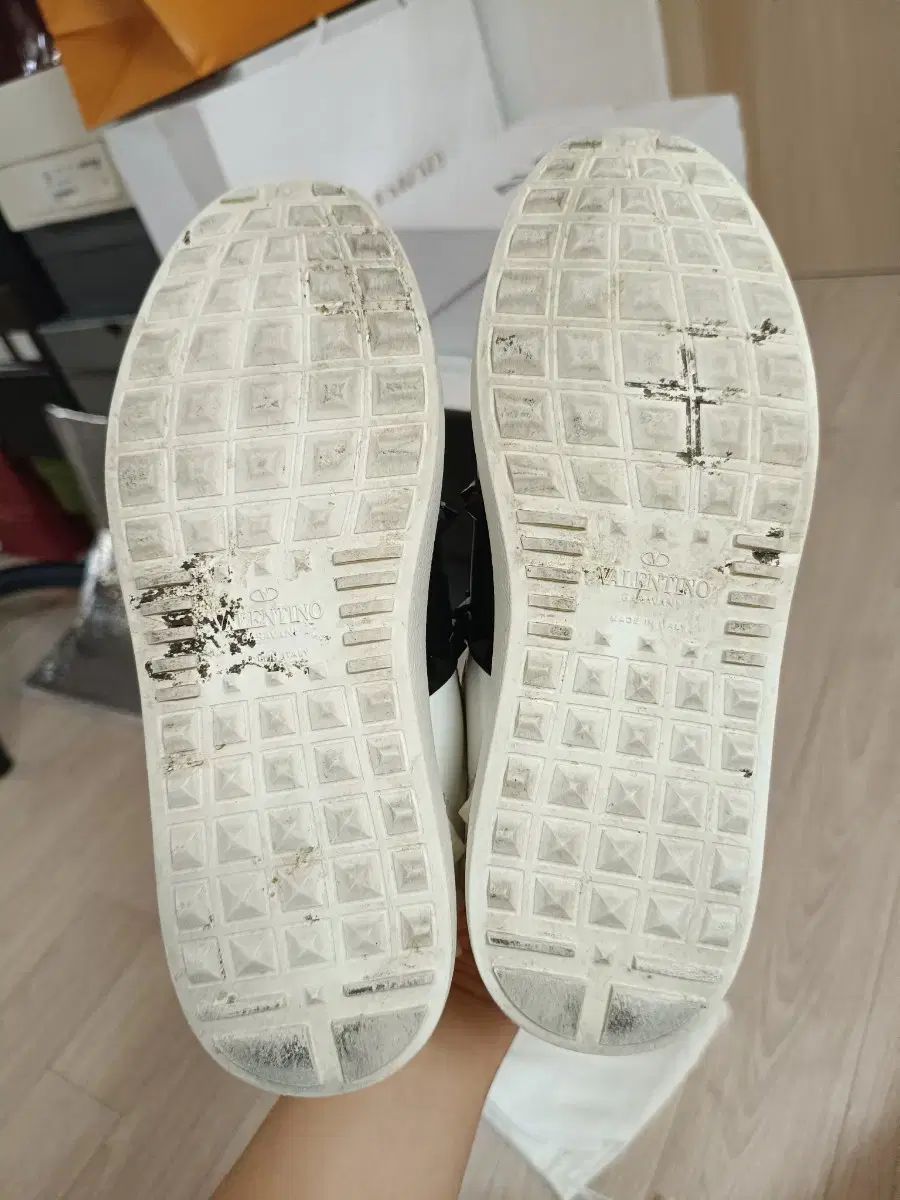 アンタイトル スニーカー