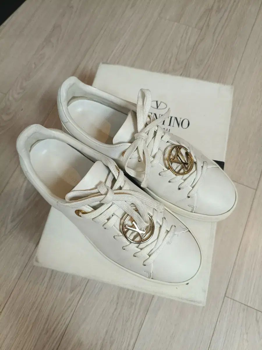 34 Louis Vuitton ルイヴィトン LVサークル フロントロウ スニーカー 白 220 230