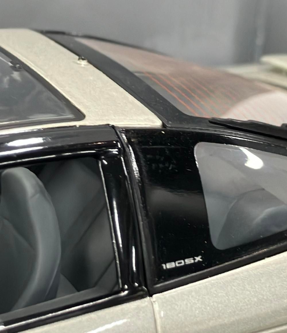 イエロイッシュシルバー