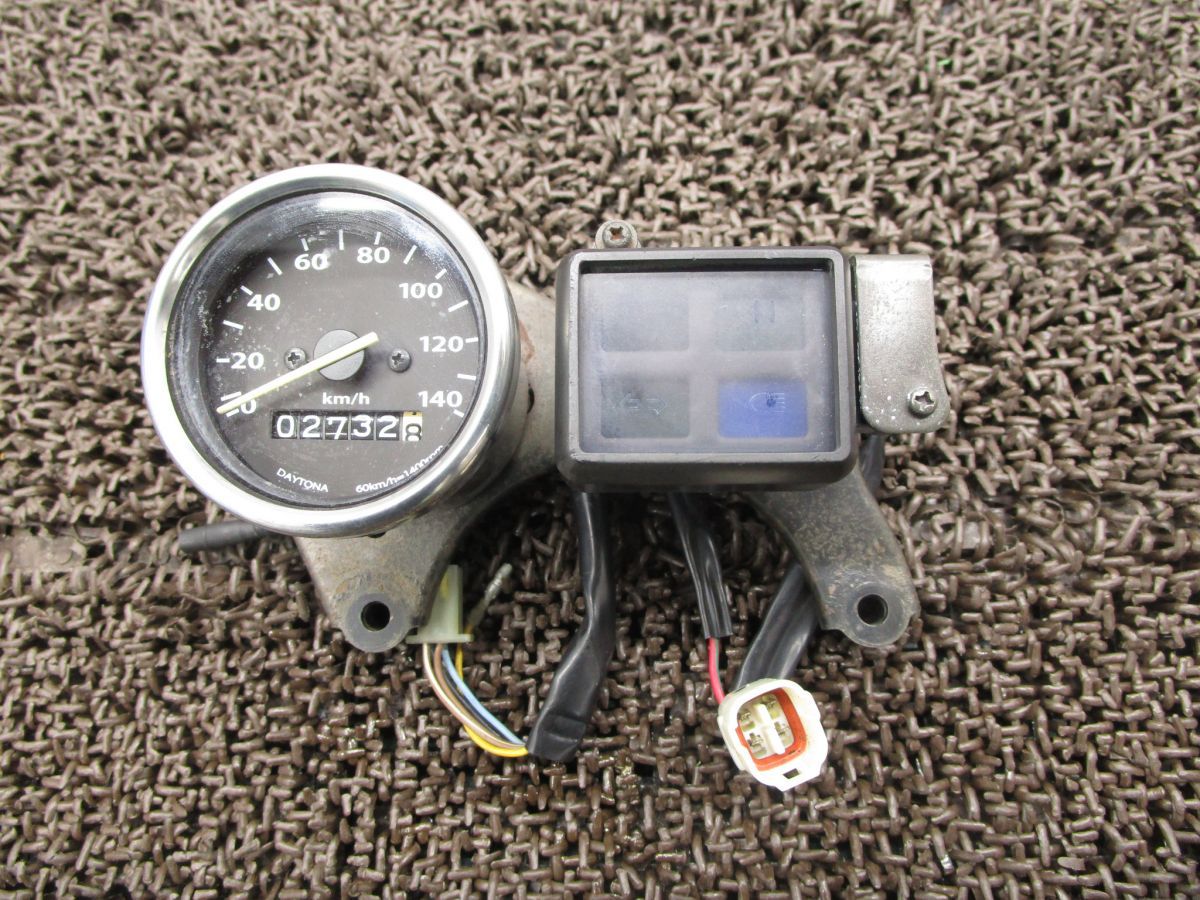 TW225 社外 デイトナ 140Km スピードメーター △A8428！インジケーター