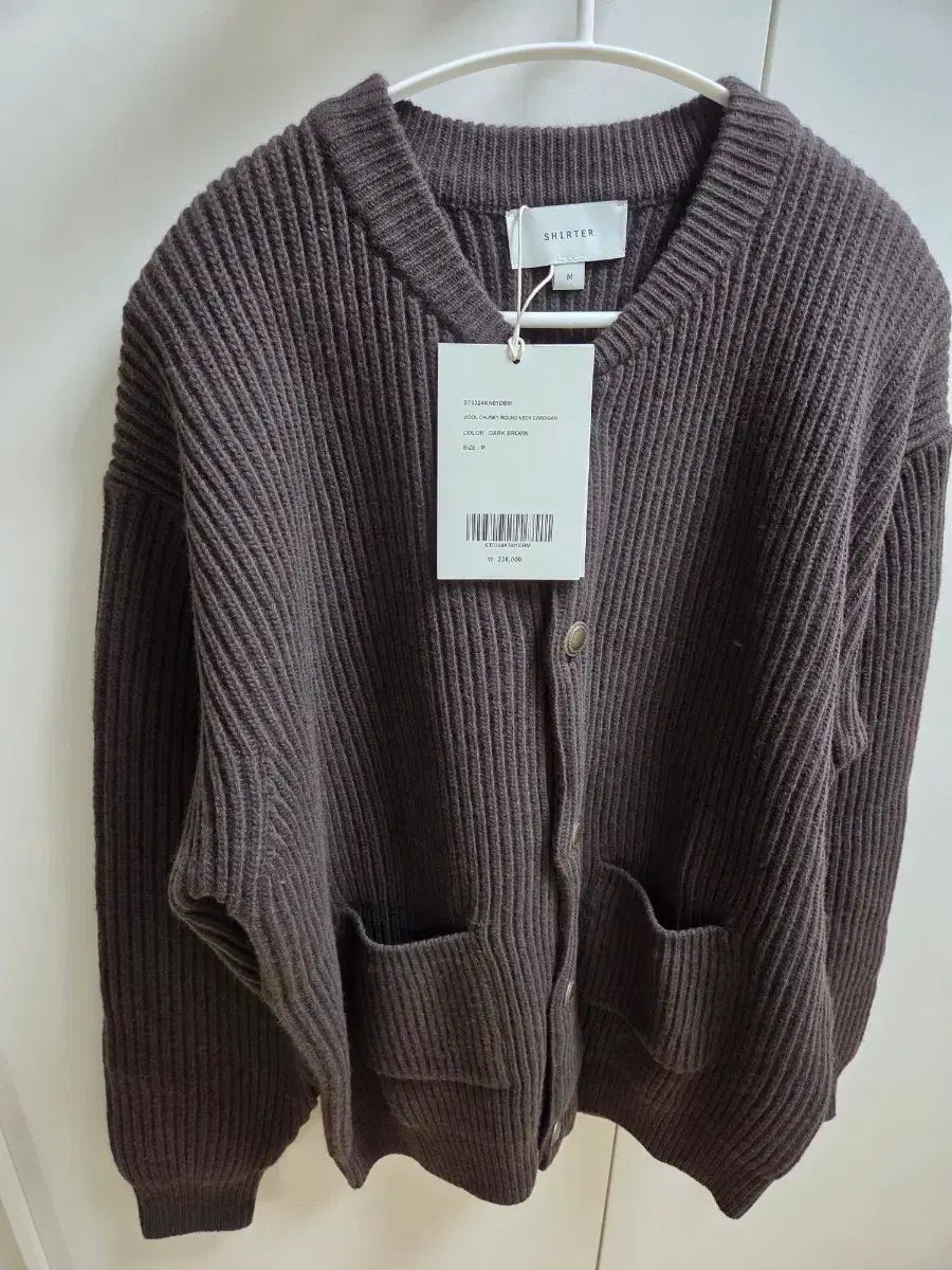 シャーター ツーポケット ラウンドネック ウールカーディガン(新品)