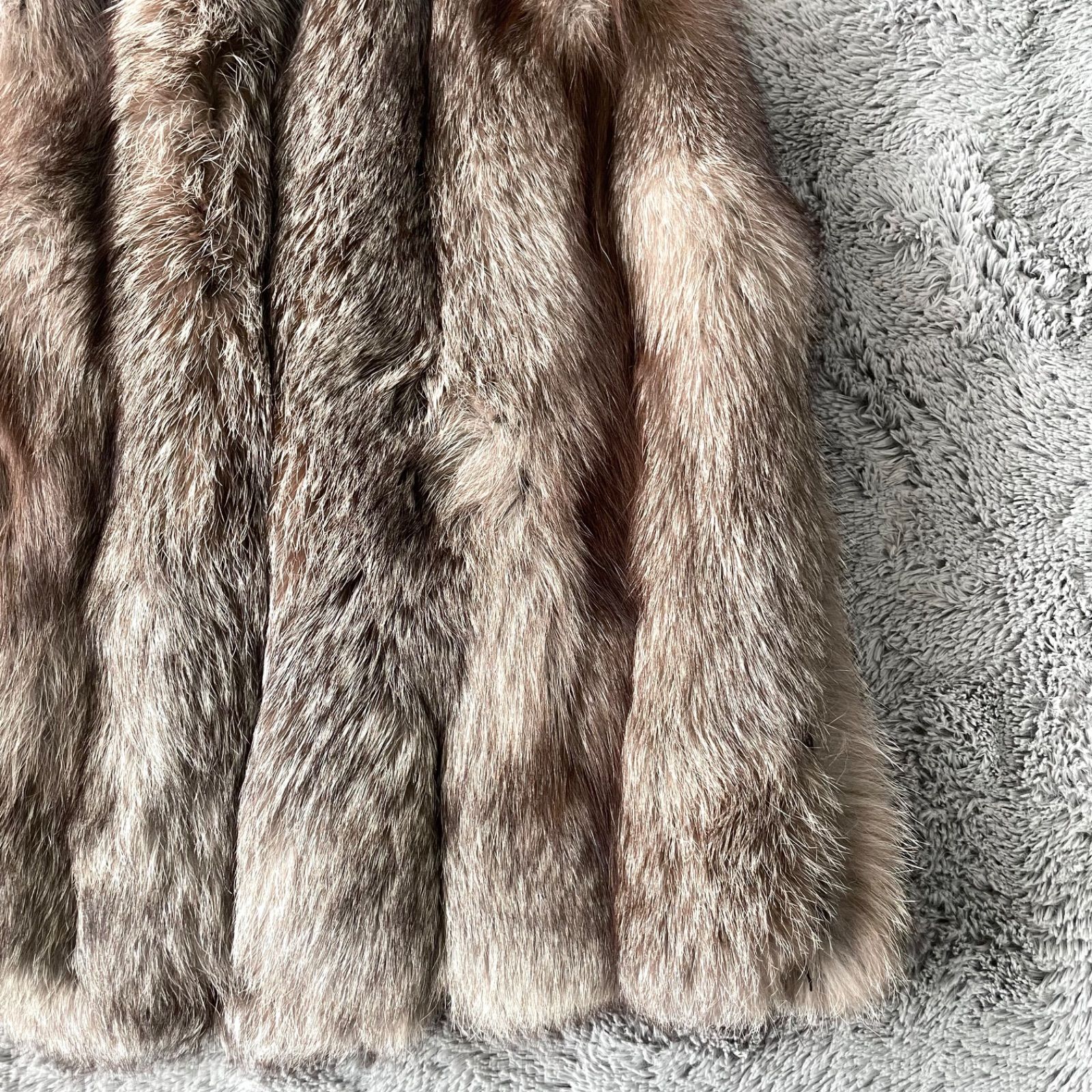 ス*ル様 美品　毛皮ボリューム◎　柔らか　シルバーフォックス 極美品✨シルバーフォックス ロングジレ ロングベスト リアルファー