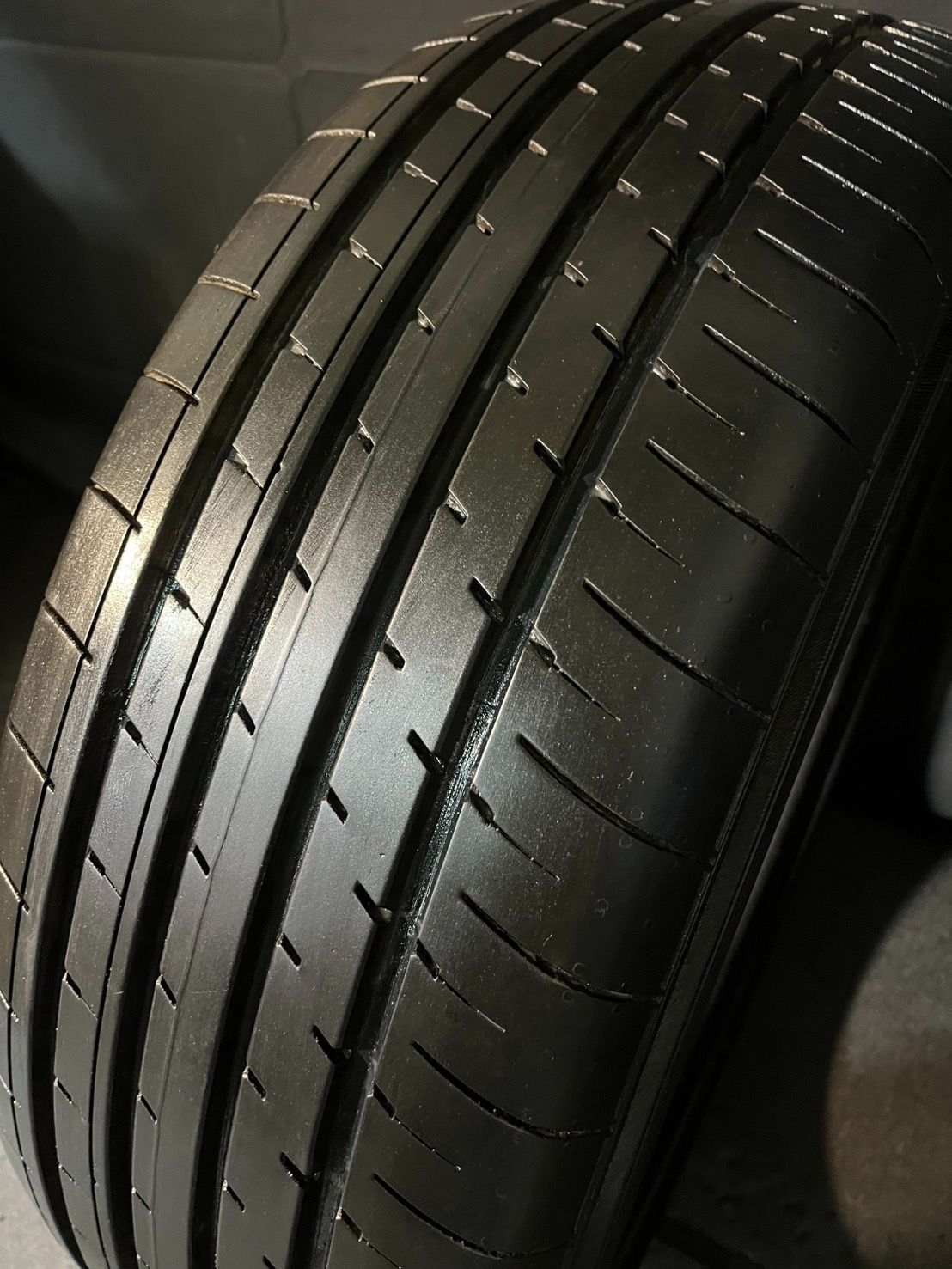 製 約9 8分山 ヨコハマ ブルーアース BluEarth XT AE 61 Z P S ランフラット 235 50 R 20 1本 h_768