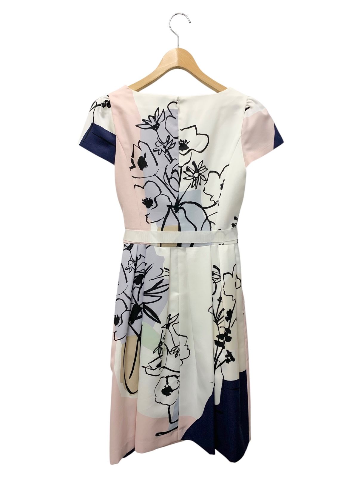 エムズグレイシー 111103 ワンピース 38 ホワイト フラワーモチーフ タック