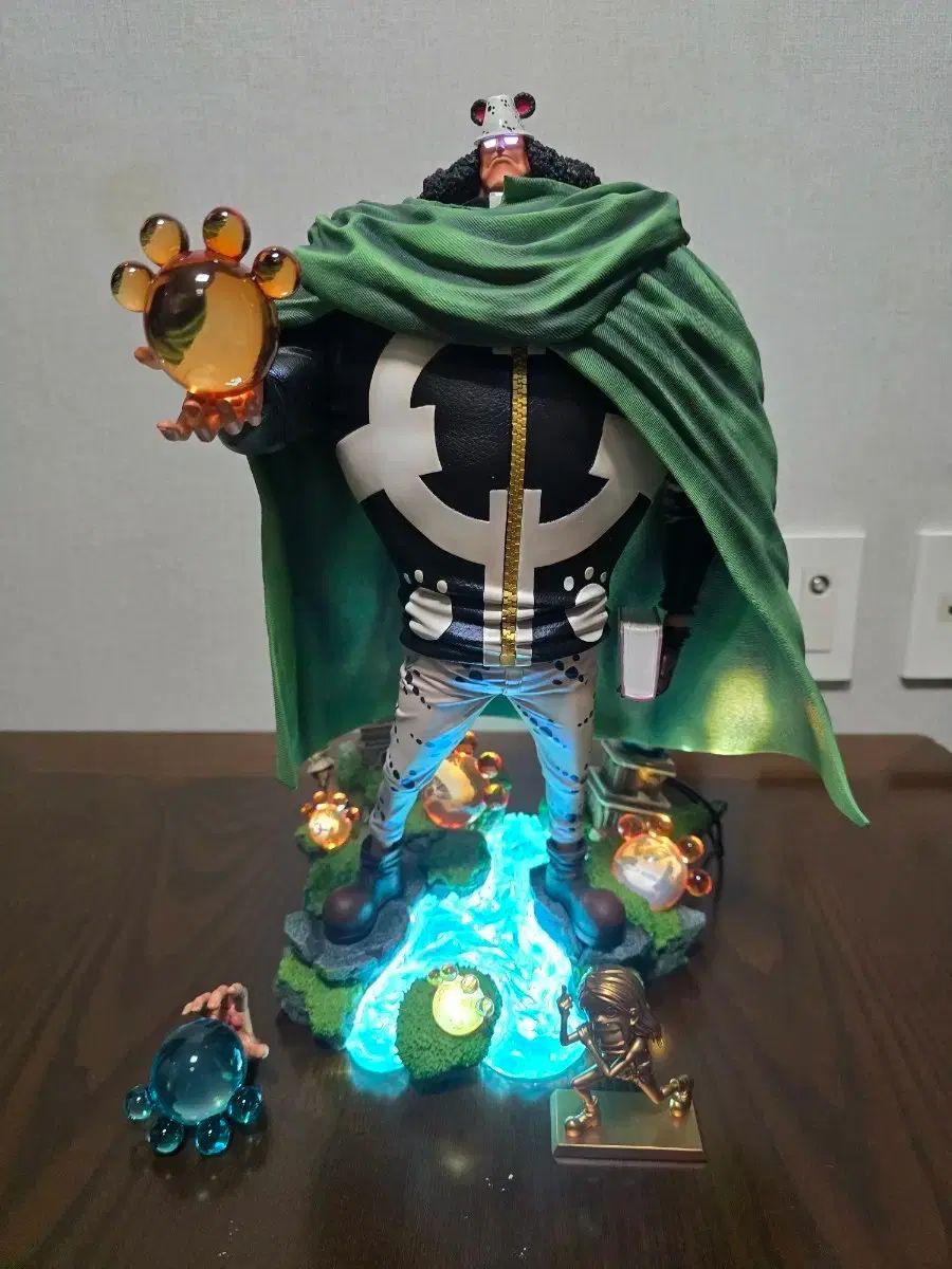 一番くじ ワンピース -エルバフ編- Vol.1 フィギュアコンプリート カール・ハンセン＆サンが表参道に新たな拠点をオープン。限定 UOMO