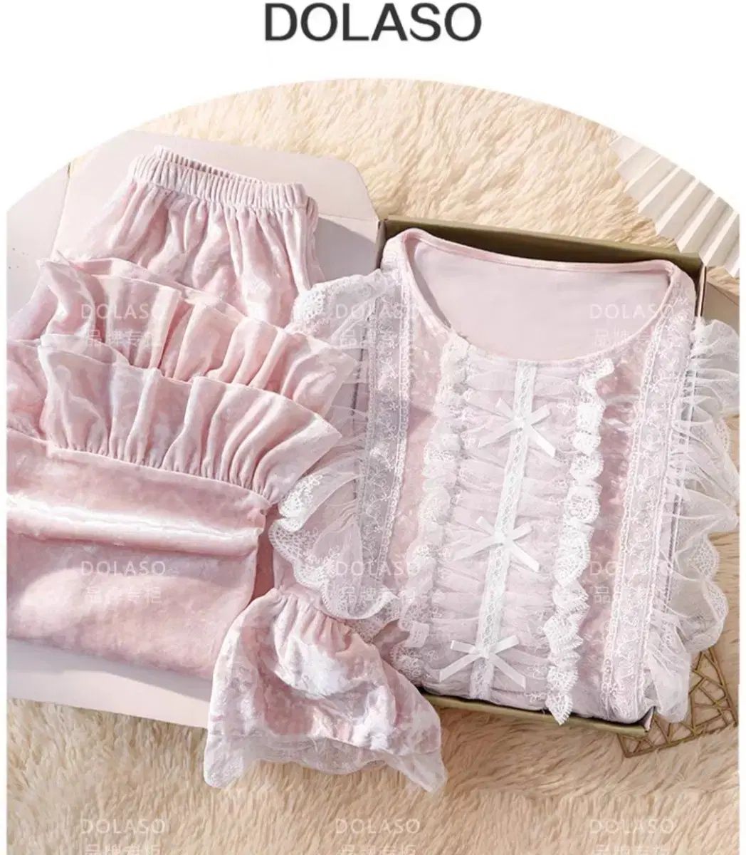 レースフリルツアーベルベットパジャマセット とても