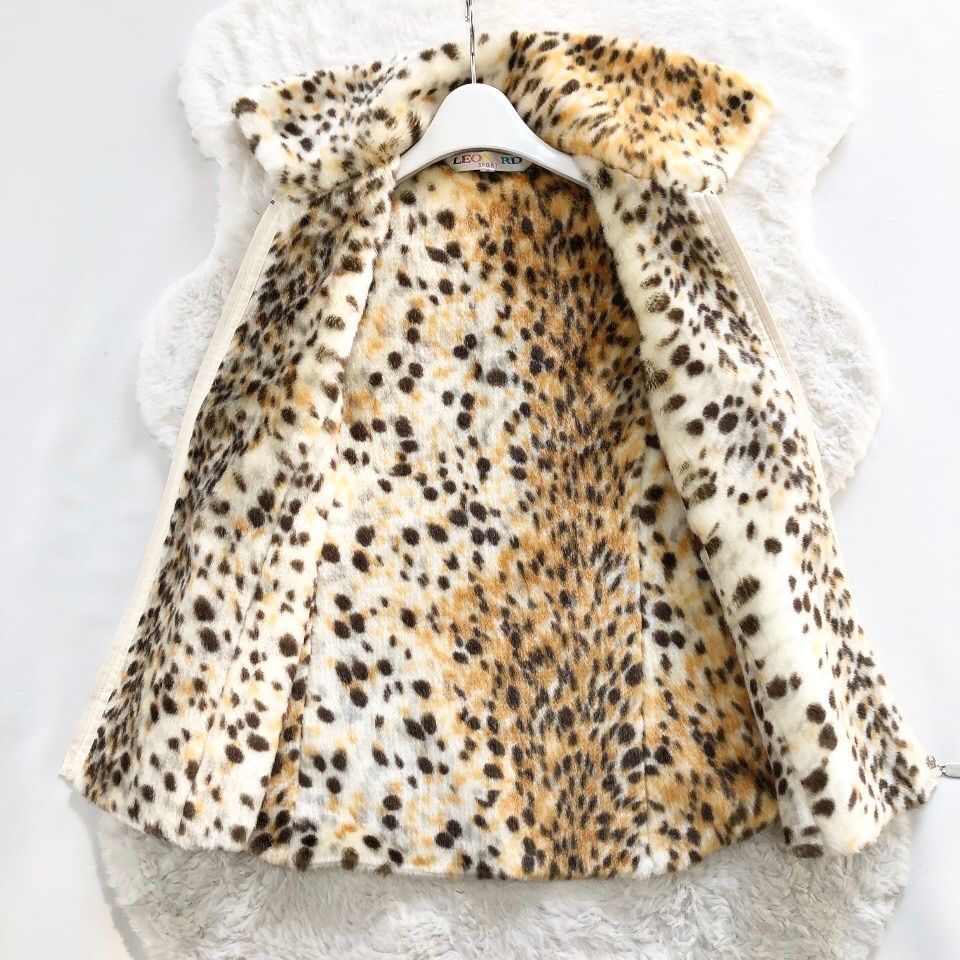 す*ん様 b9 美品 レオナール ジップ ベスト 白/38 す*ん様 b9 美品 レオナール ジップ ベスト 白/38 LEONARD レオナール