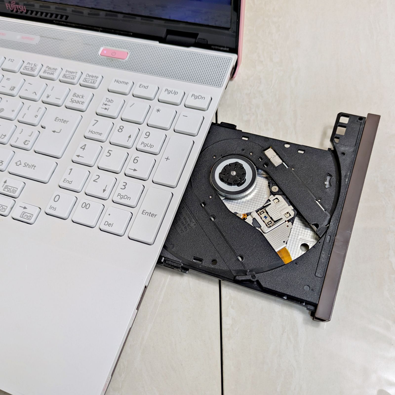 オフィス付き！i3高性能第7世代！メモリ8GB/SSD☆初心者OK☆Win11