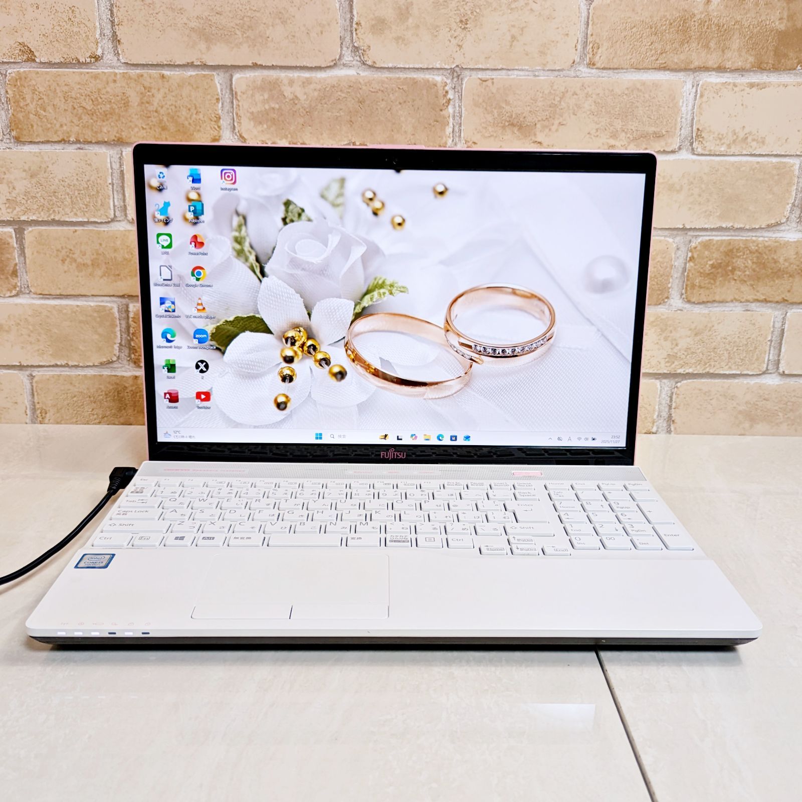 オフィス付き！i3高性能第7世代！メモリ8GB/SSD☆初心者OK☆Win11