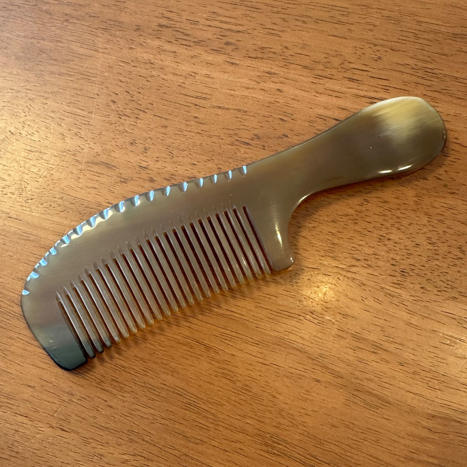ベージュマーブルの水牛コーム - メルカリ