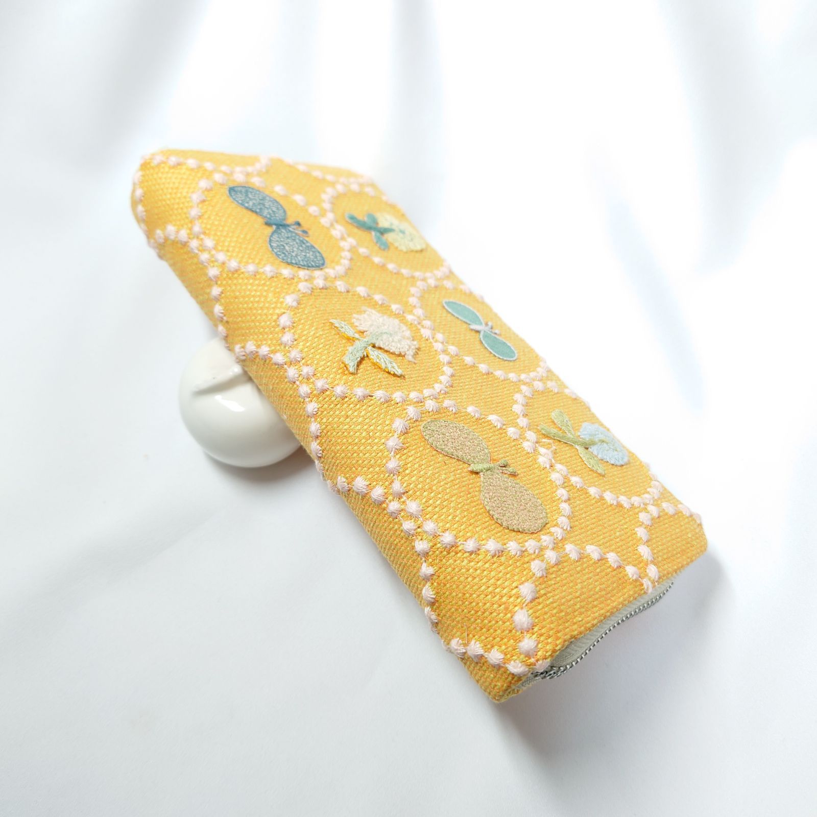 刺繍８つ オレンジ