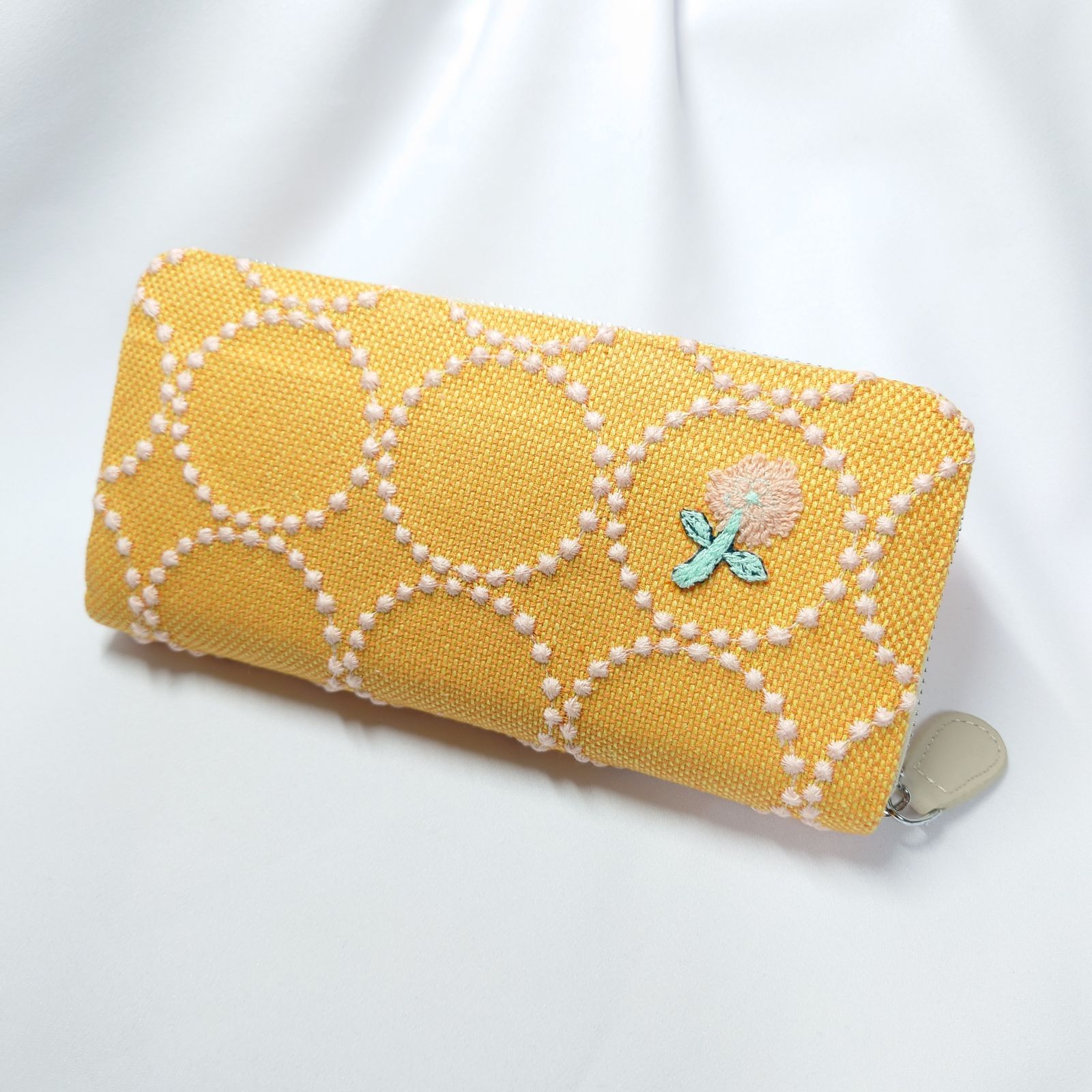 受注製作 刺繍８つ オレンジ×ピンク タンバリン choucho skip ミナペルホネン 本革ギャルソン長財布