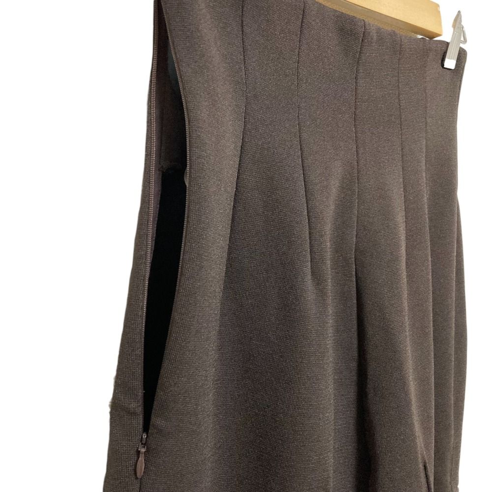 ダークブラウン