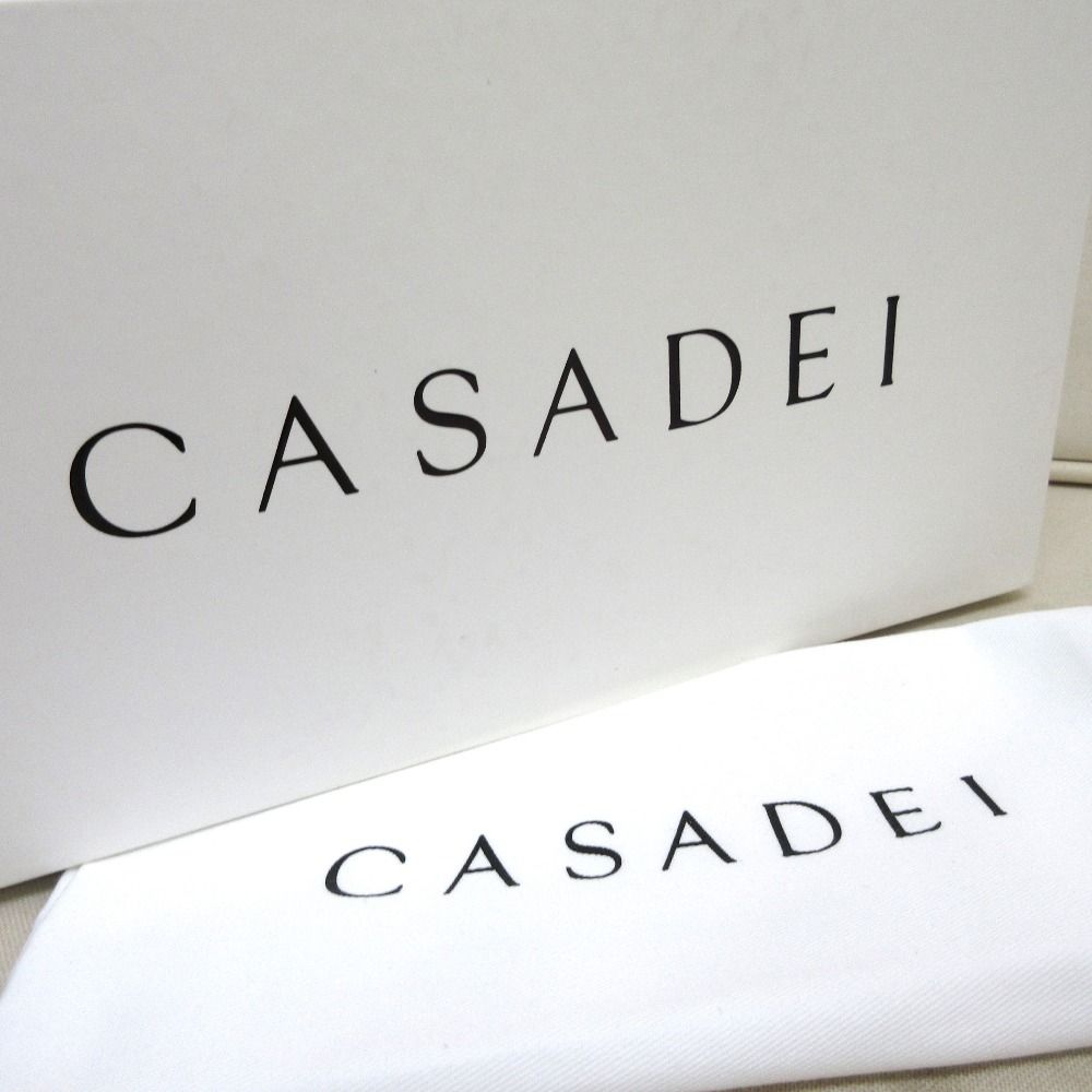 フラットサンダル