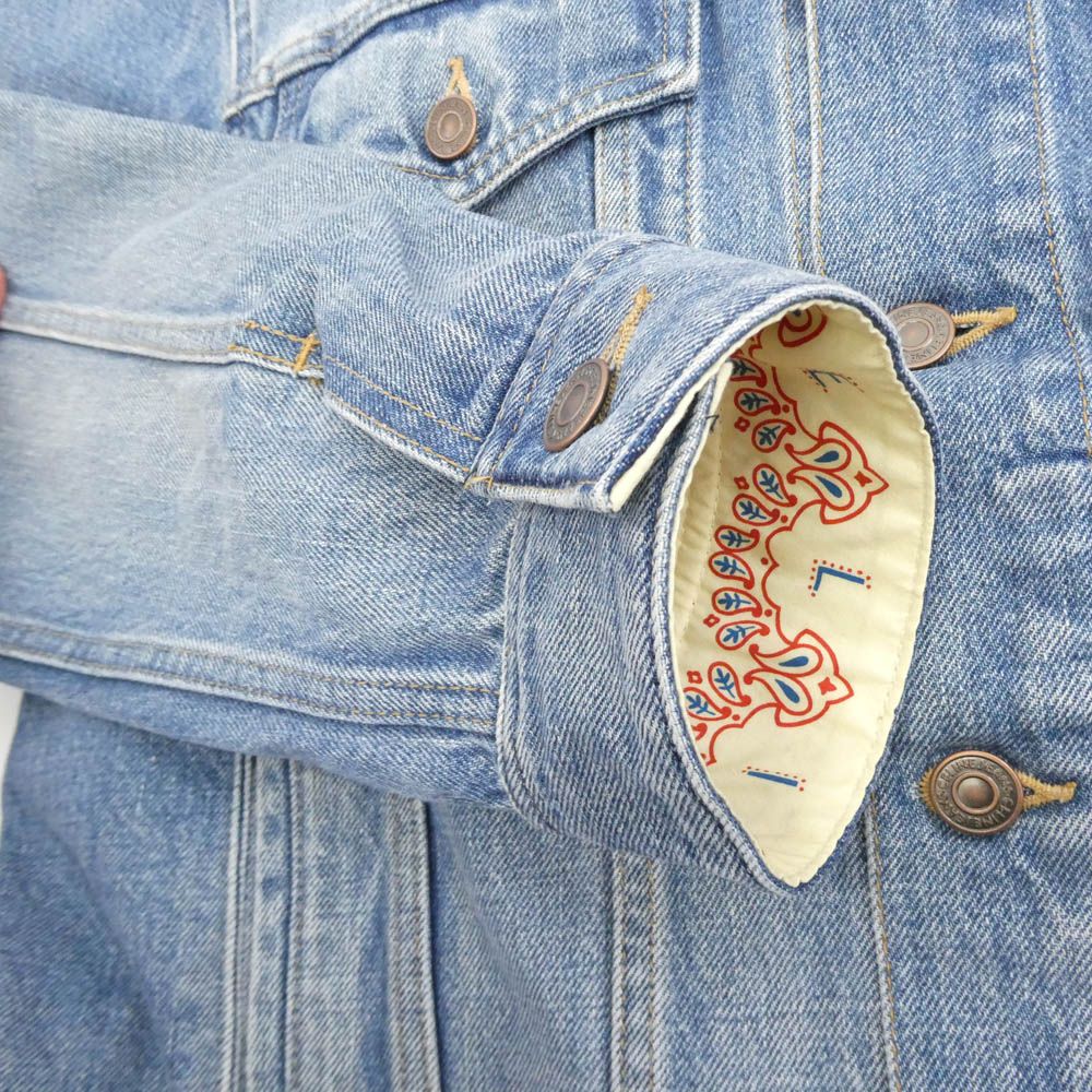 CELINE セリーヌ 23SS 2Q623206T Vシェイプトラッカー ピズモ