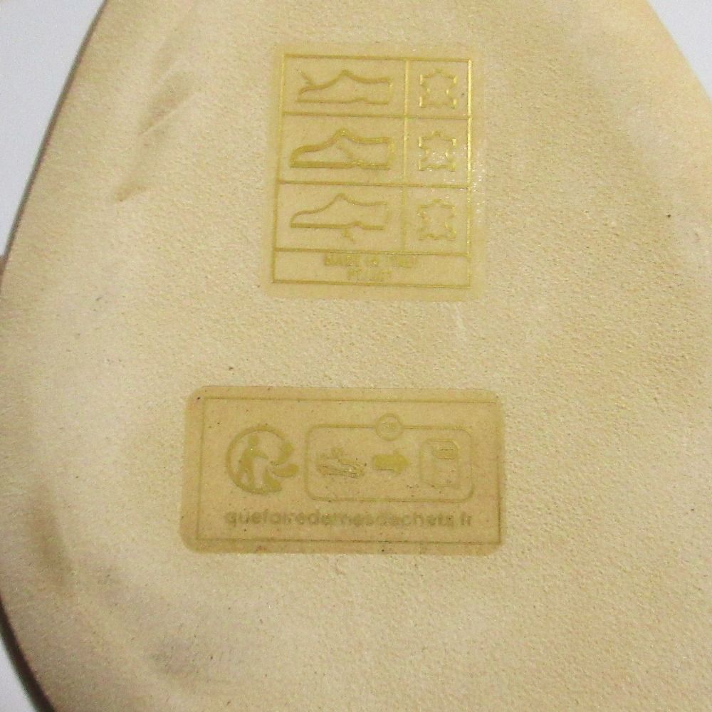 パテントレザー