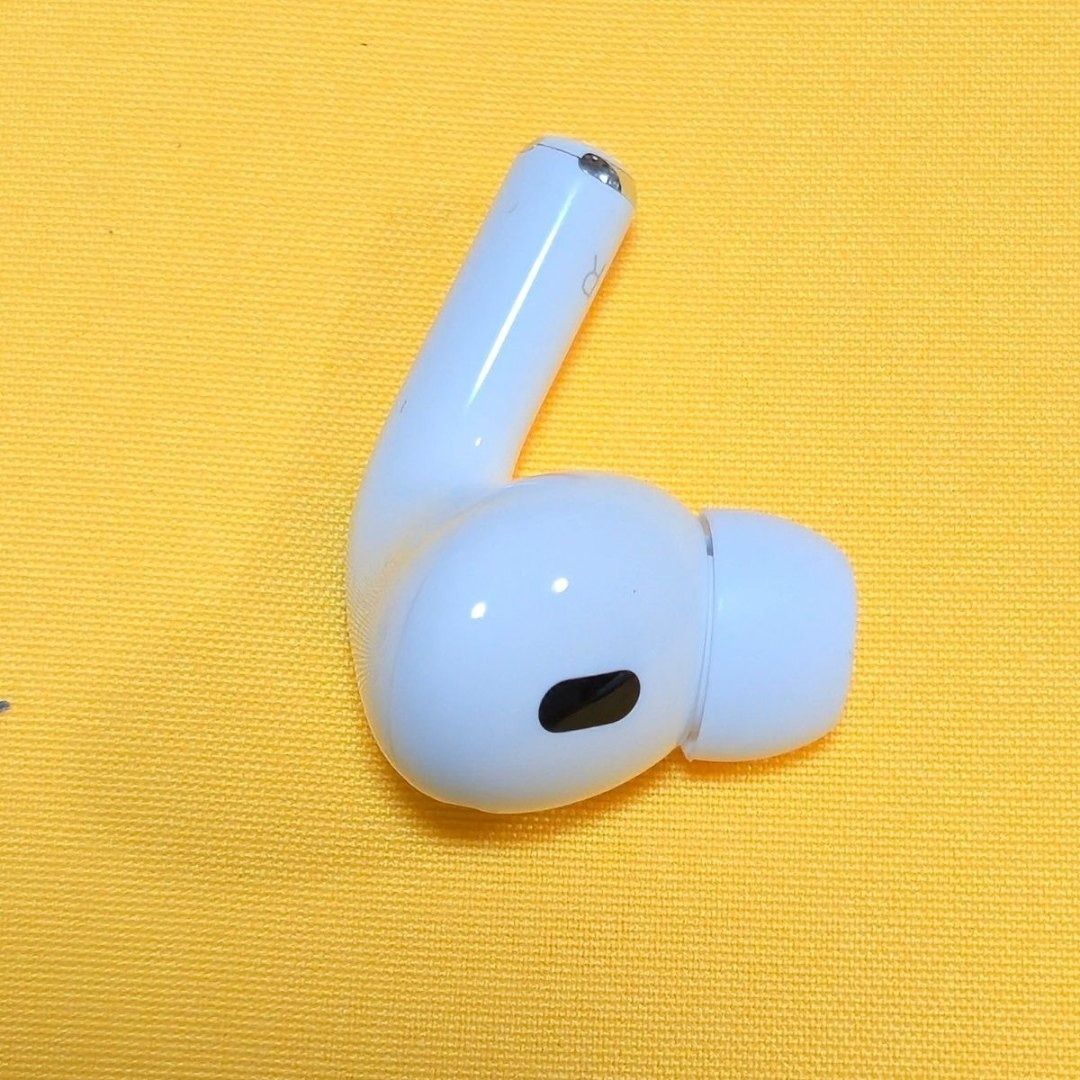 AirPods pro 第二世代 右耳 Lightning ライトニング AirPods pro 第二世代 右耳 Lightning ライトニング - メルカリ