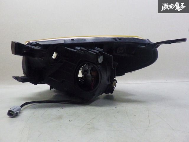 破損無し！】トヨタ純正 KGJ10 NGJ10 IQ アイキュー ハロゲン ヘッド