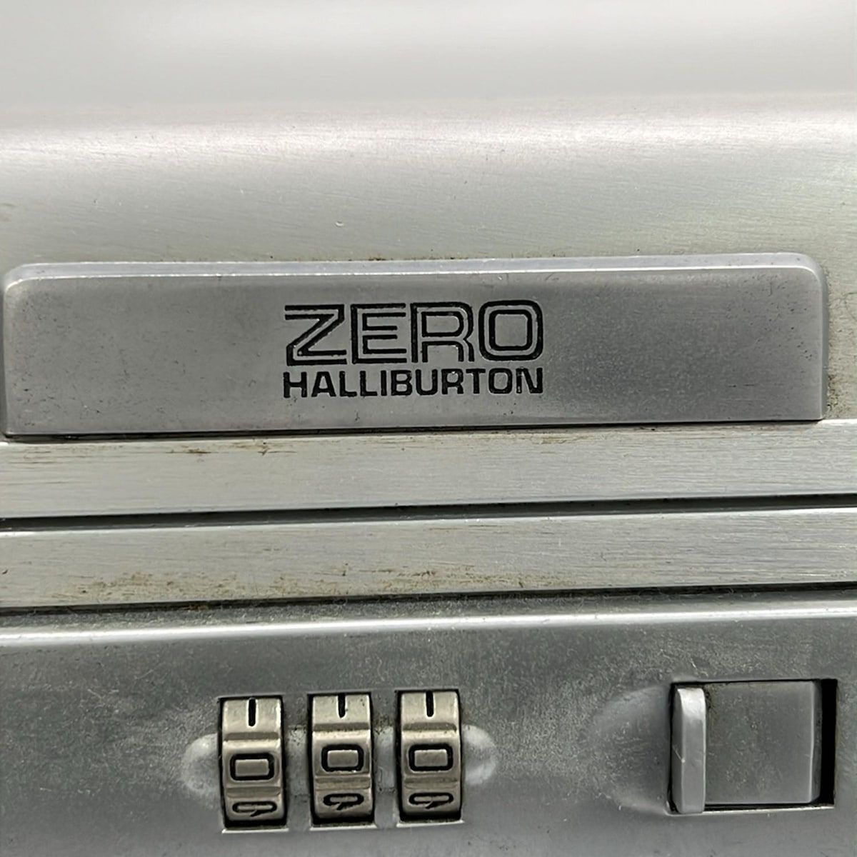 アタッシュケース -