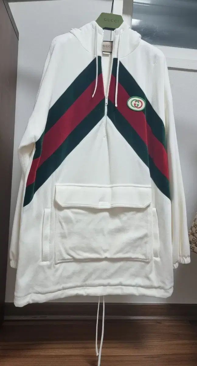 グッチ ロゴ フーディー ONE PIECE