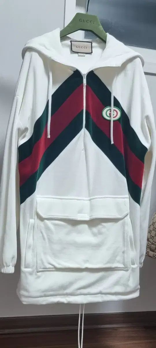 グッチ ロゴ フーディー ONE PIECE