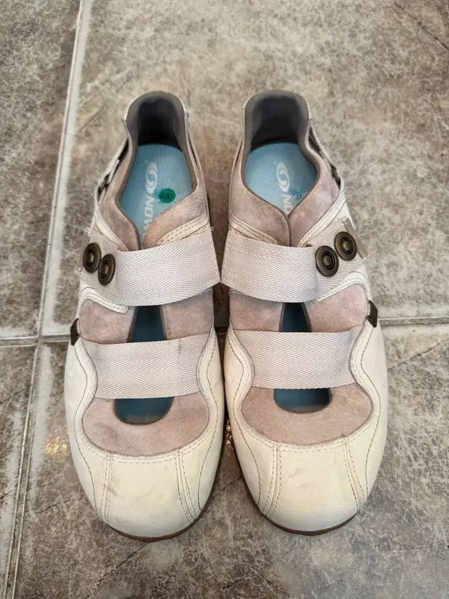 サロモン スウェード ストラップ ヴィンテージ メリージェーン フラットシューズ 250