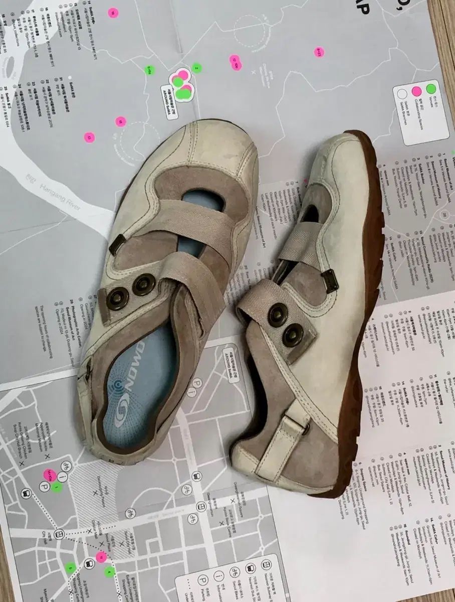 サロモン スウェード ストラップ ヴィンテージ メリージェーン フラットシューズ 250