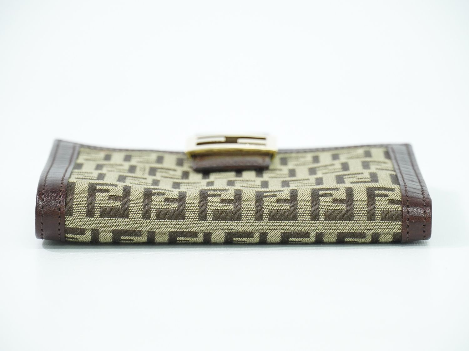 本物 フェンディ FENDI ズッキーノ 二つ折り 折財布 コンパクト
