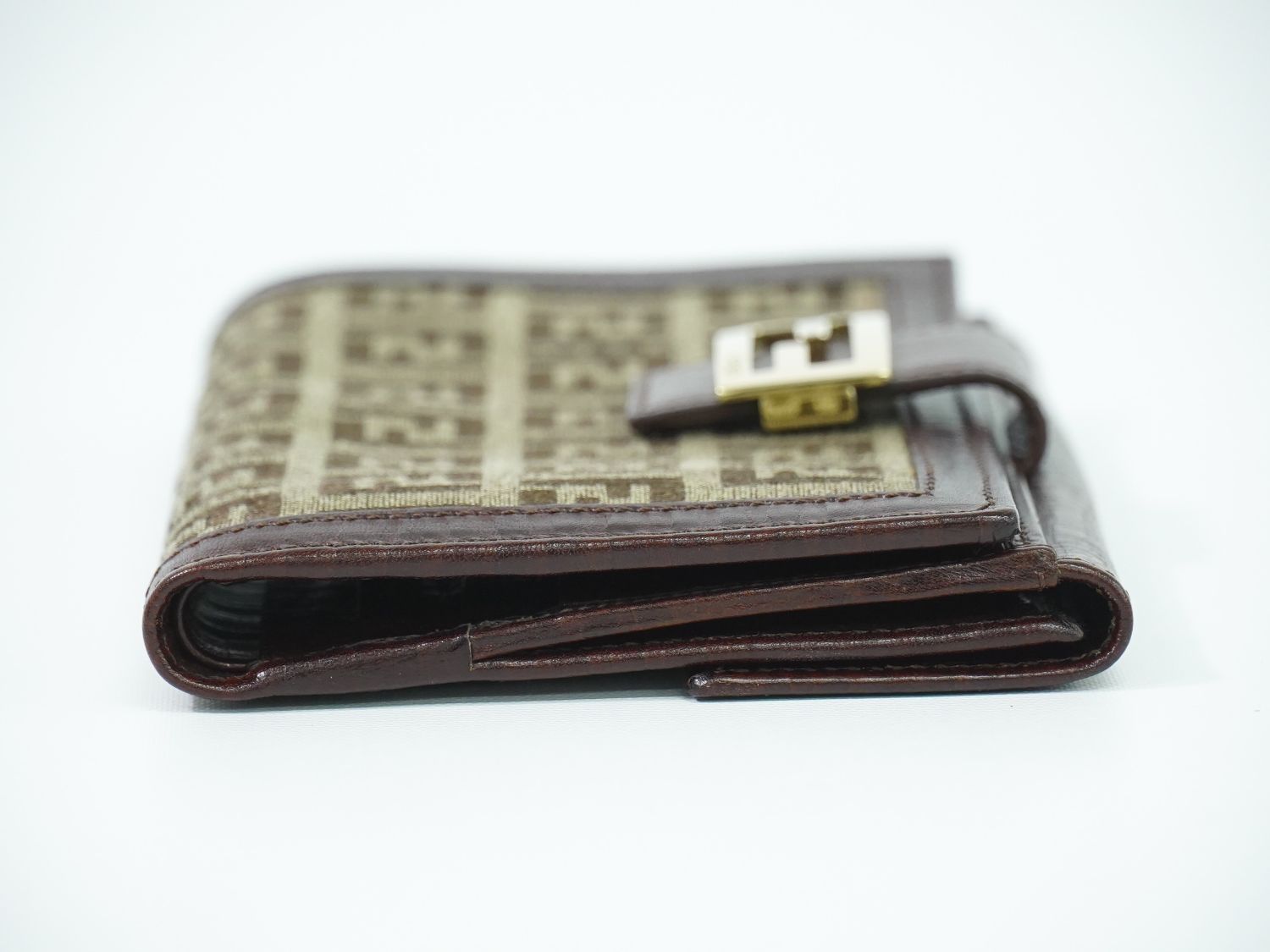 本物 フェンディ FENDI ズッキーノ 二つ折り 折財布 コンパクト