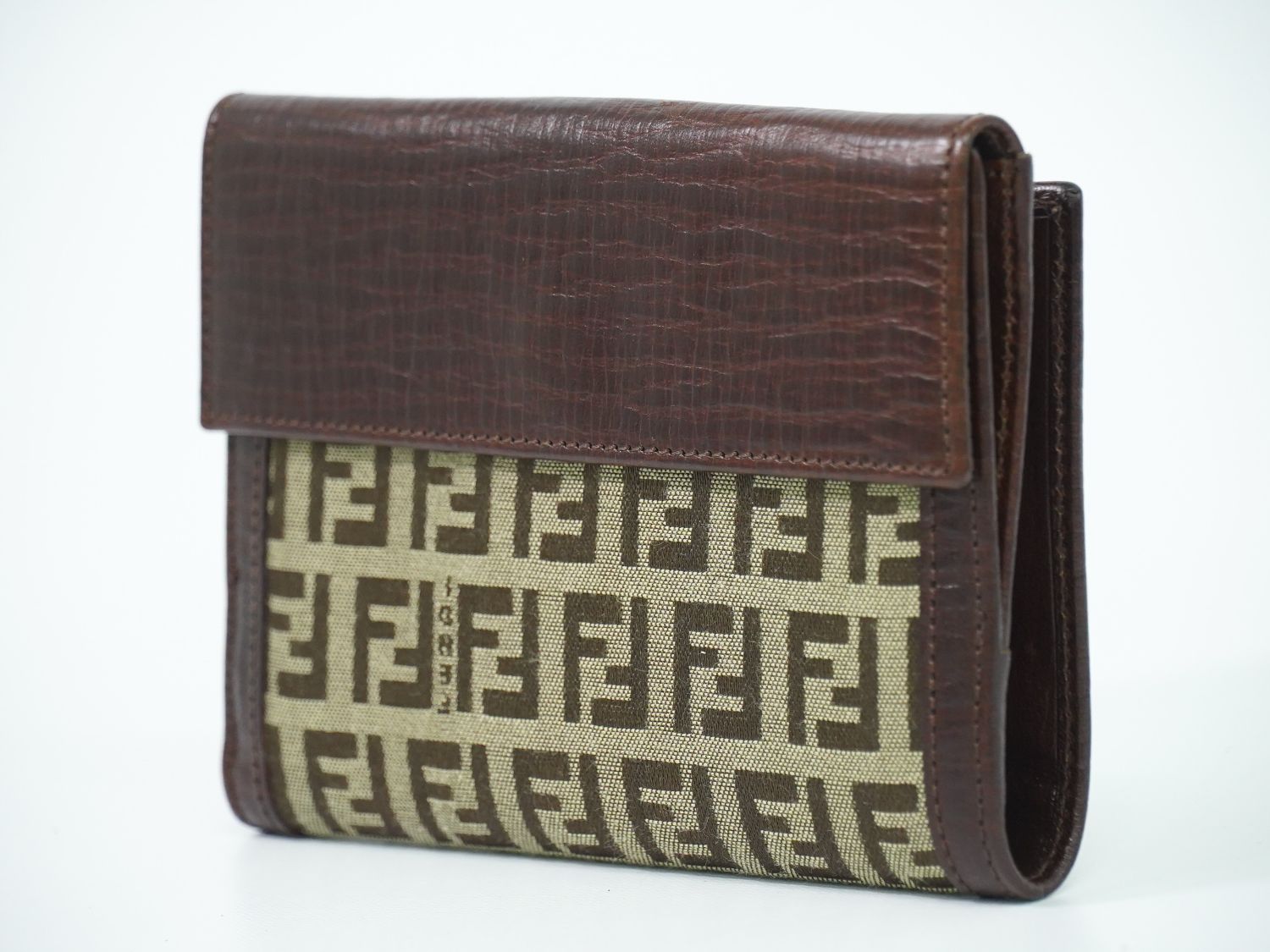 本物 フェンディ FENDI ズッキーノ 二つ折り 折財布 コンパクト