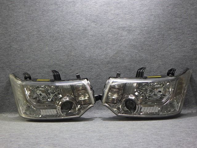 デリカD5 ヘッドライト 左右 HID CV 前期 100-87918 バラスト付