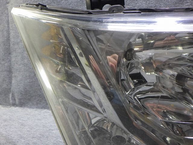 デリカD5 ヘッドライト 左右 HID CV 前期 100-87918 バラスト付