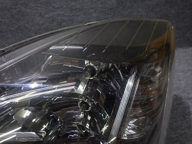 車 アイシス ヘッドライト左右 HID ANM10/15 前期 44-61 C バラスト付